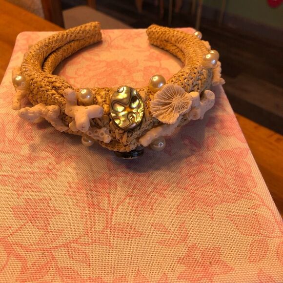Womens Sea Shells Faux Pearl Woven Top Knotted Headband Beige White One Size main image 4